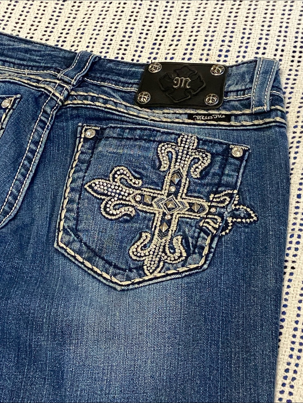 Miss Me JES333B2 Boot Cut Embroidered Embellishment Mid Rise Size 30x36”